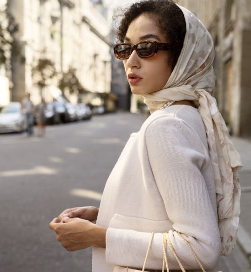 ارتباطات اجتماعی- نیوشا ضیغمی